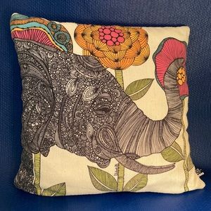 DENY DESIGNS VALENTINA ELEPHANT ACCENT THROW PILLOW